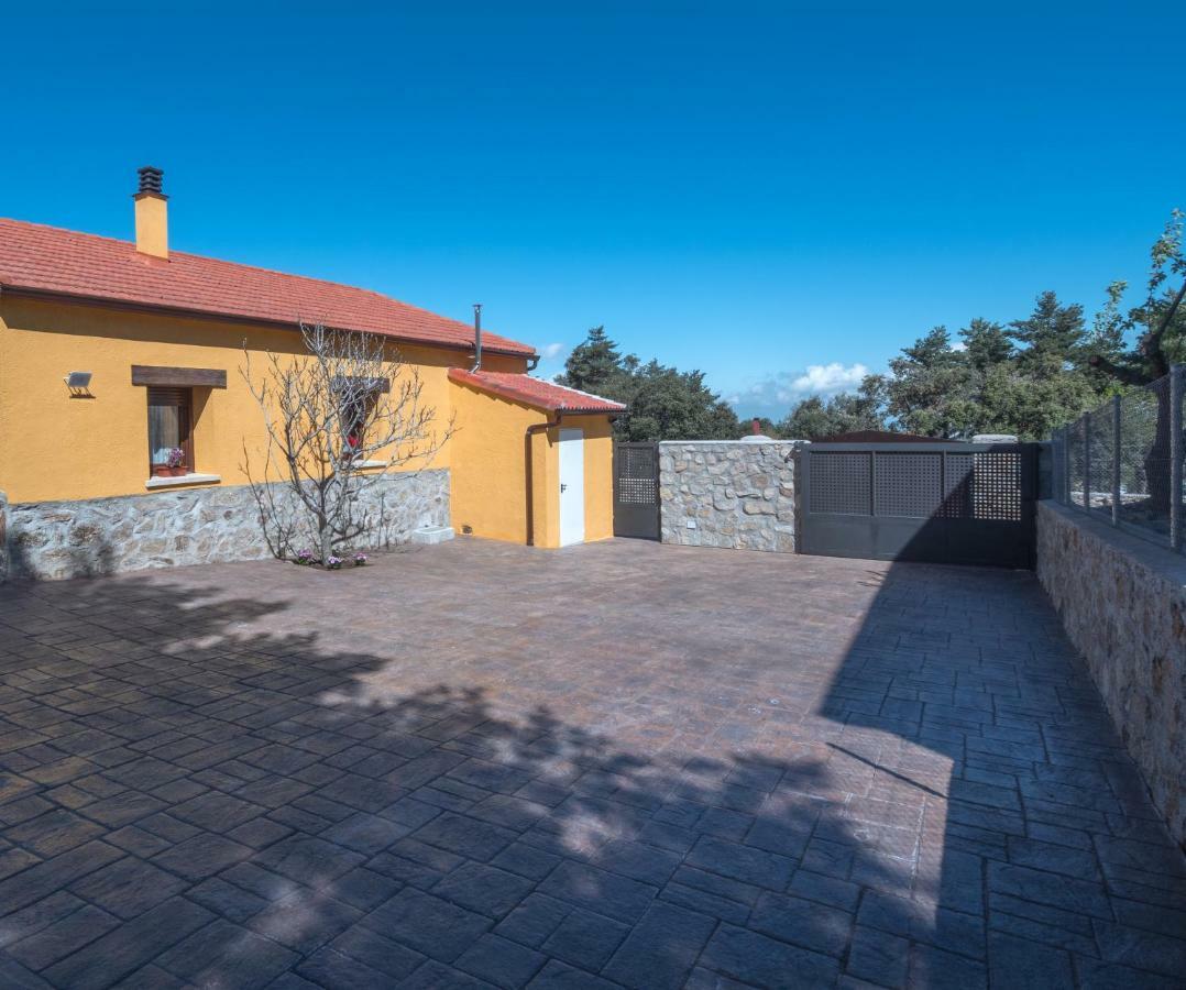 Casa Cantera Del Berrocal Ортигоса-дель-Монте Экстерьер фото